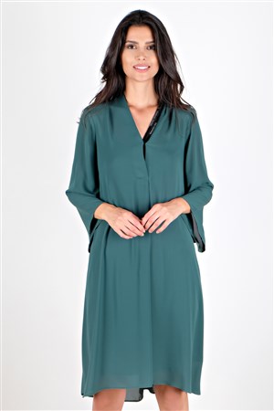 Jaelyn Yakası Taş Detaylı Krep Elbise Zümrüt Yeşili