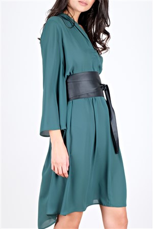 Jaelyn Yakası Taş Detaylı Krep Elbise Zümrüt Yeşili